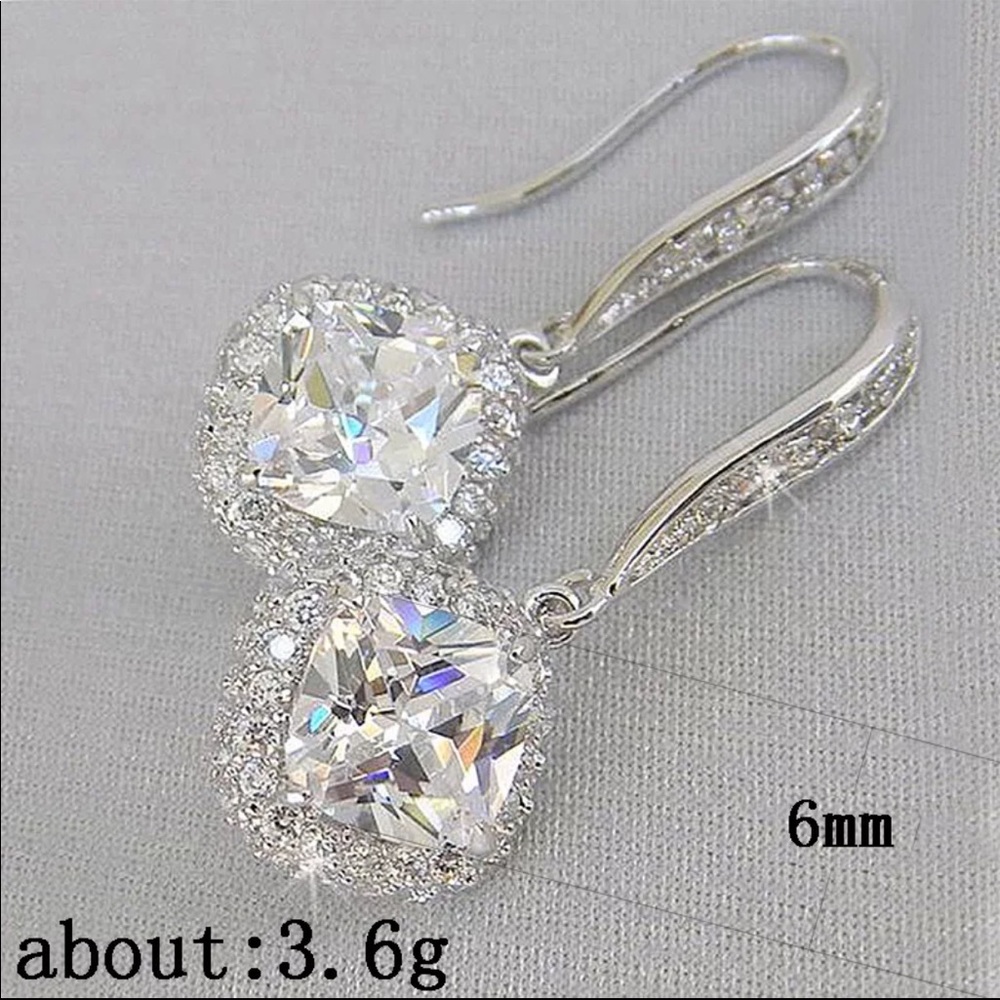 New Women’s 925 Silver Diamond Earrings - Picture 6 of 6